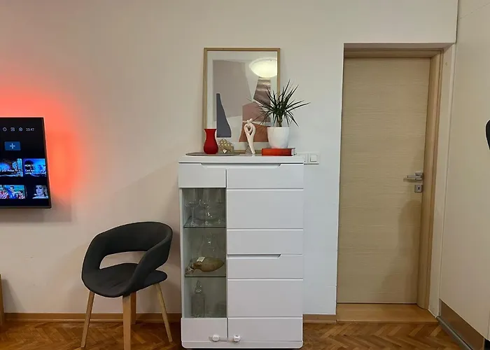 Mm Split Apartment - 5 Min By Car To The Beach & City Center - Free Public Parking