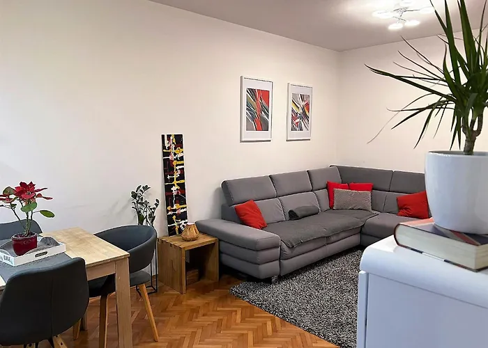 Mm Split Apartment - 5 Min By Car To The Beach & City Center - Free Public Parking