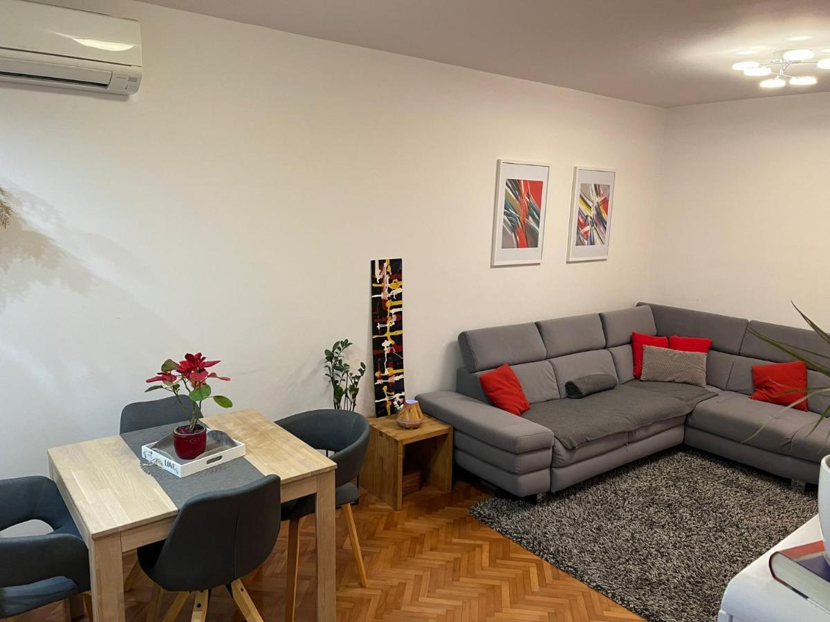 Mm - 5 Min By Car To The & Center - Free Public Parking Apartment