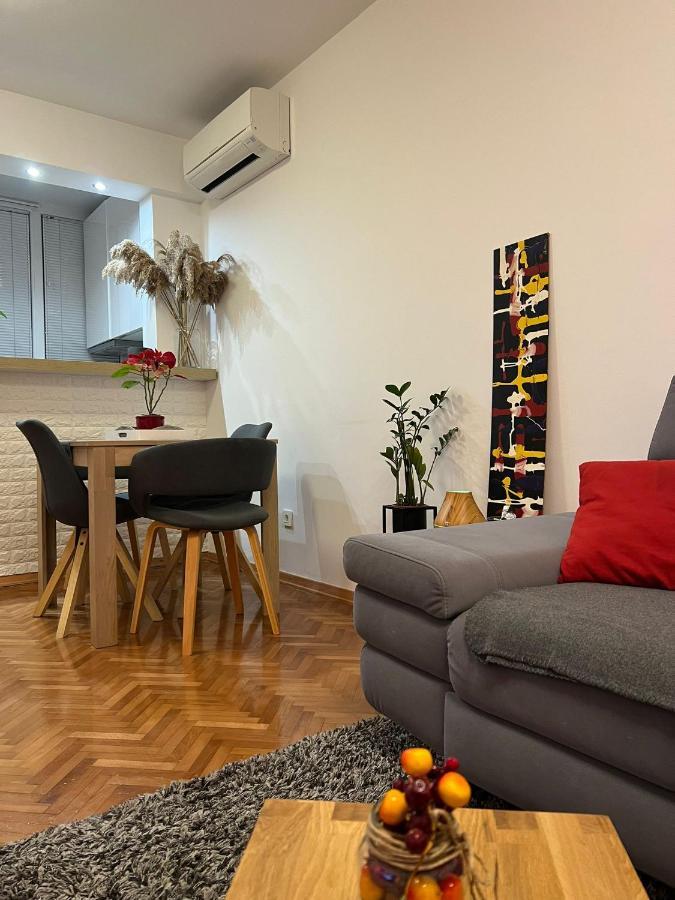 Mm - 5 Min By Car To The & Center - Free Public Parking Apartment *