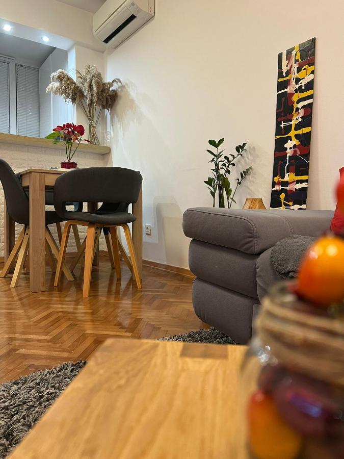 Mm - 5 Min By Car To The & Center - Free Public Parking Apartment Split